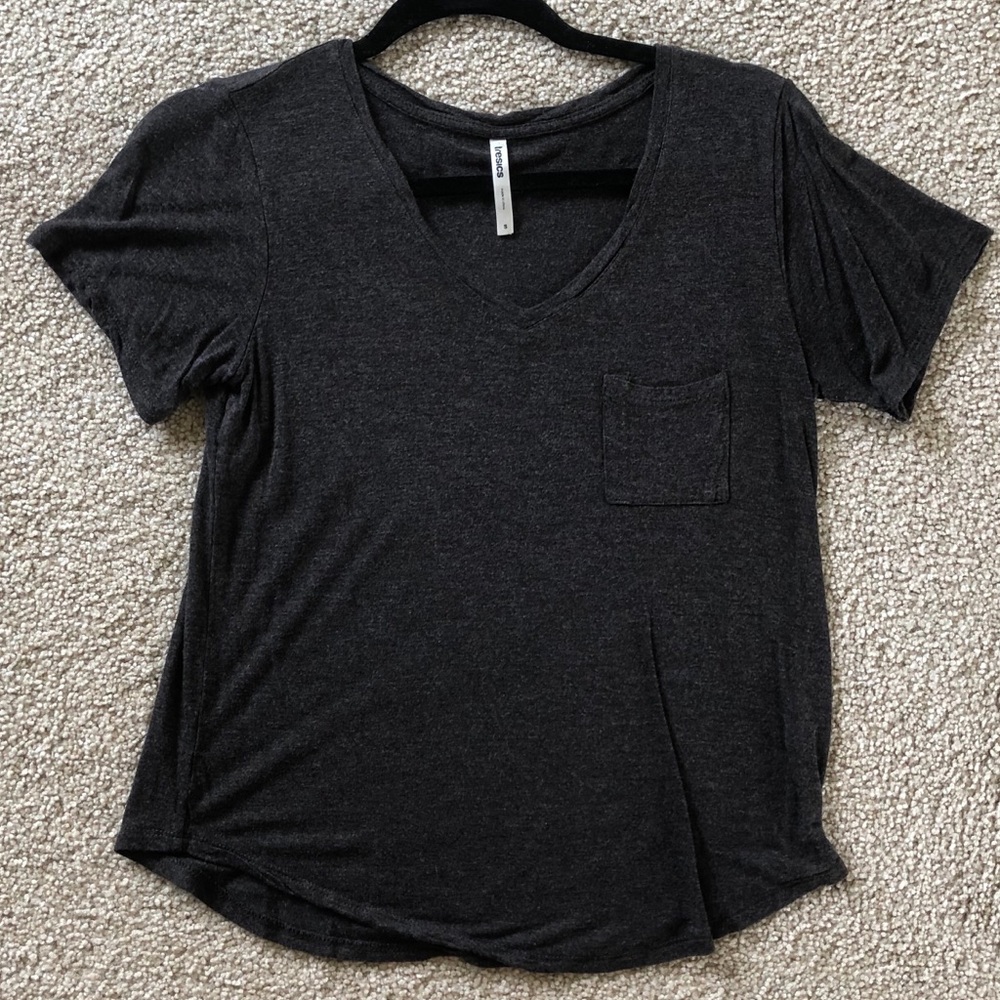 Tresics Charcoal Grey V-Neck Pocket Tee Size S Boyfriend Soft Basic Layering